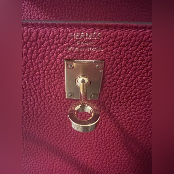 Hermes Kelly 25 in Red Togo Leather. ❤️💋 - Picture 4 of 9